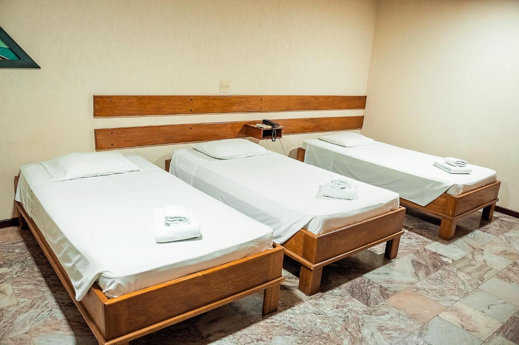 Sakr Hotel Penápolis Eksteriør billede