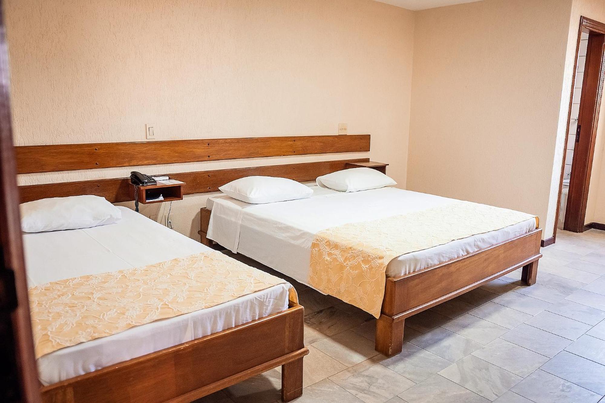 Sakr Hotel Penápolis Eksteriør billede