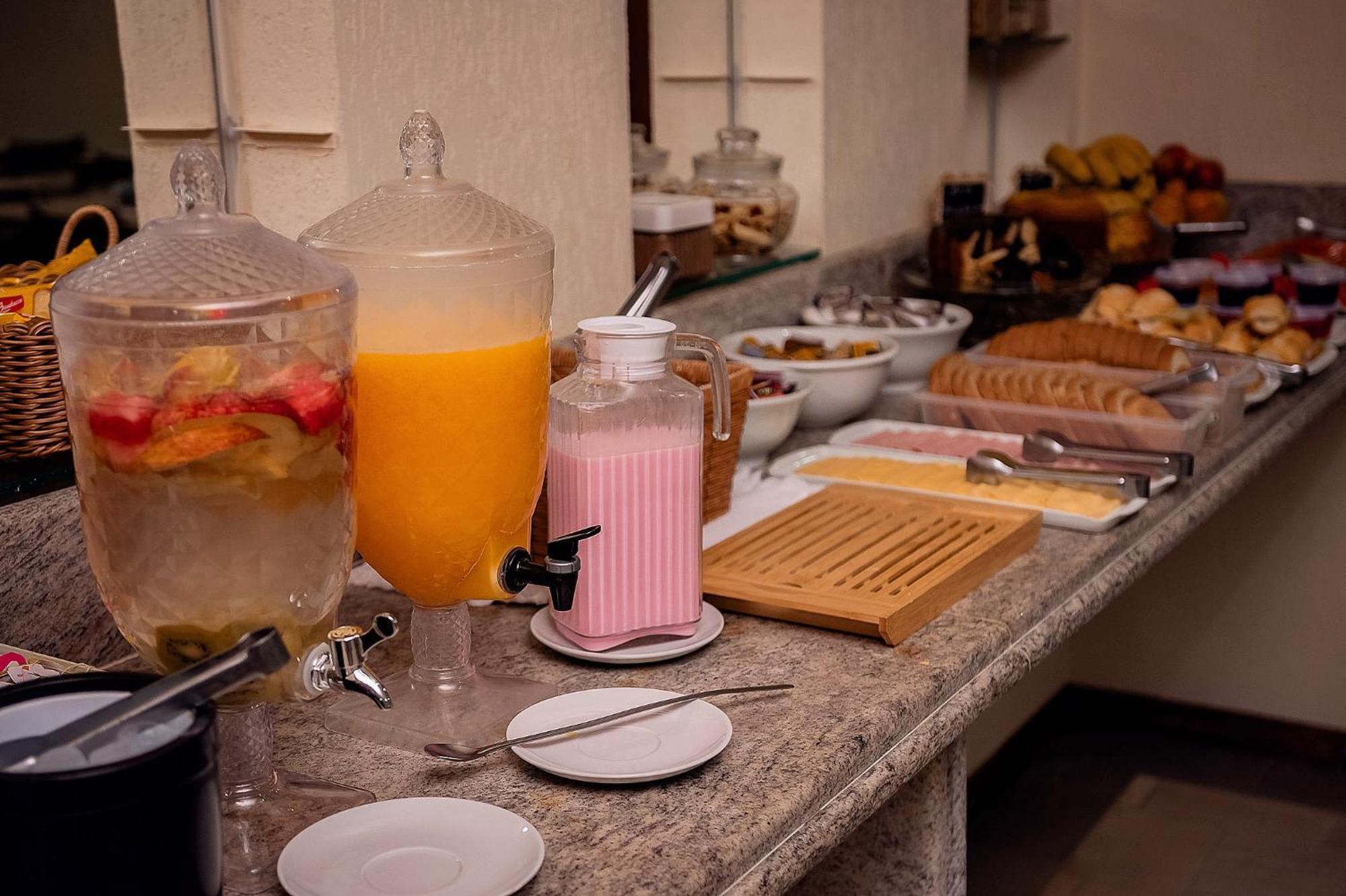 Sakr Hotel Penápolis Eksteriør billede